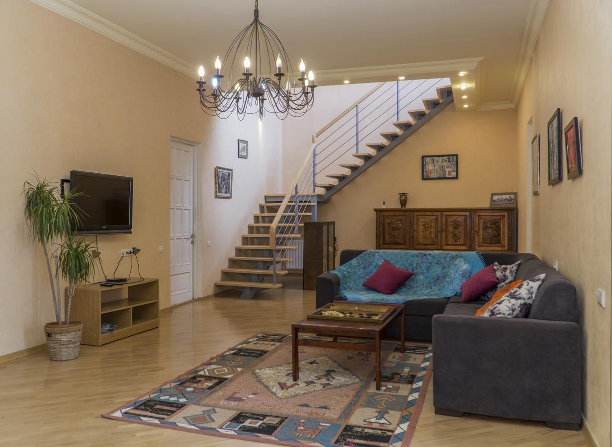 4Bd Appartaments With Cozy Garden Tiflis Exterior foto