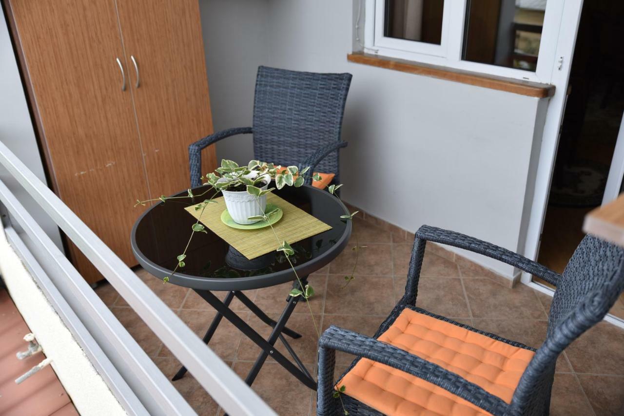 4Bd Appartaments With Cozy Garden Tiflis Exterior foto